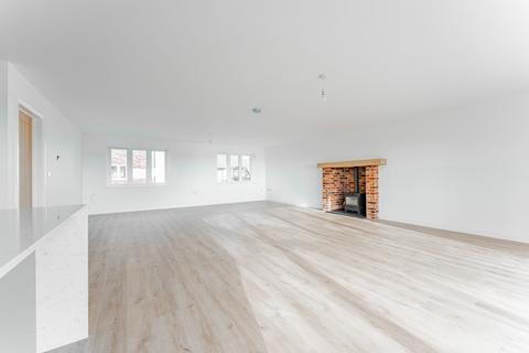 4 bedroom detached bungalow for sale - Main Road, Little Fransham, NR19