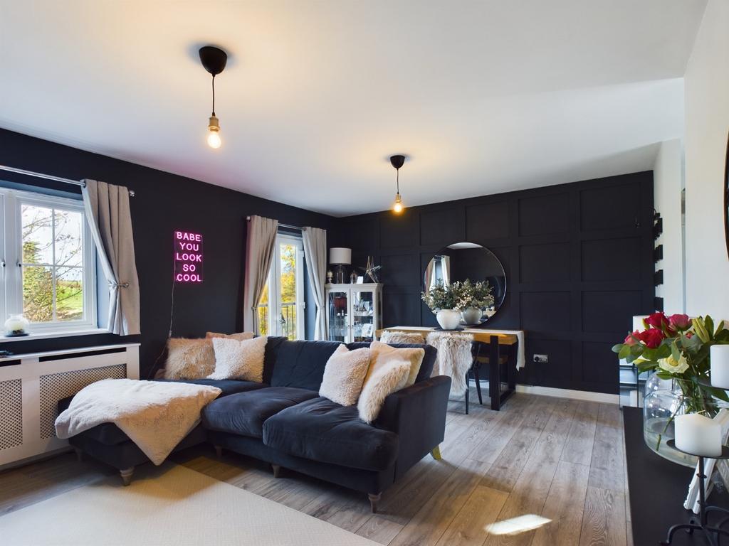 Franklins, Maple Cross 2 bed apartment £147,500