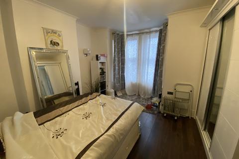 72 Rainham Road, Chatham, ME5 7EL
