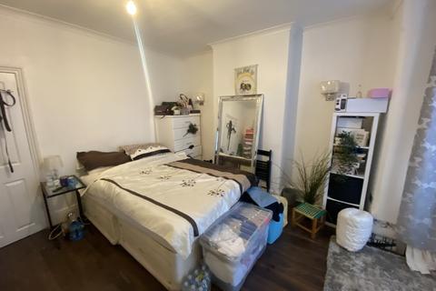 72 Rainham Road, Chatham, ME5 7EL