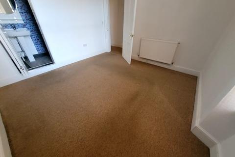 2 bedroom apartment to rent, Clifton Road, Weston Super Mare, BS23
