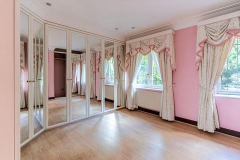6 bedroom detached house for sale, Ravenscroft Road, Weybridge, Surrey, KT13