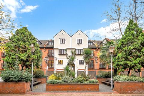 1 bedroom apartment for sale, St Georges Square, E14