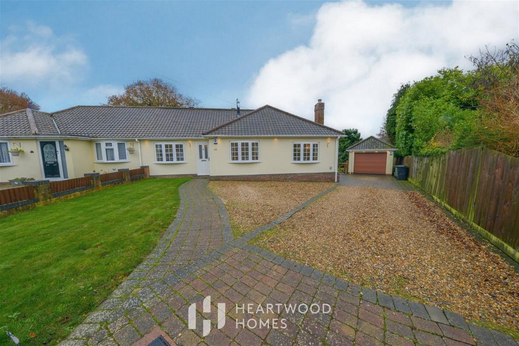 Marshalls Way, Wheathampstead, St. Albans, AL4 8HZ 3 bed semidetached