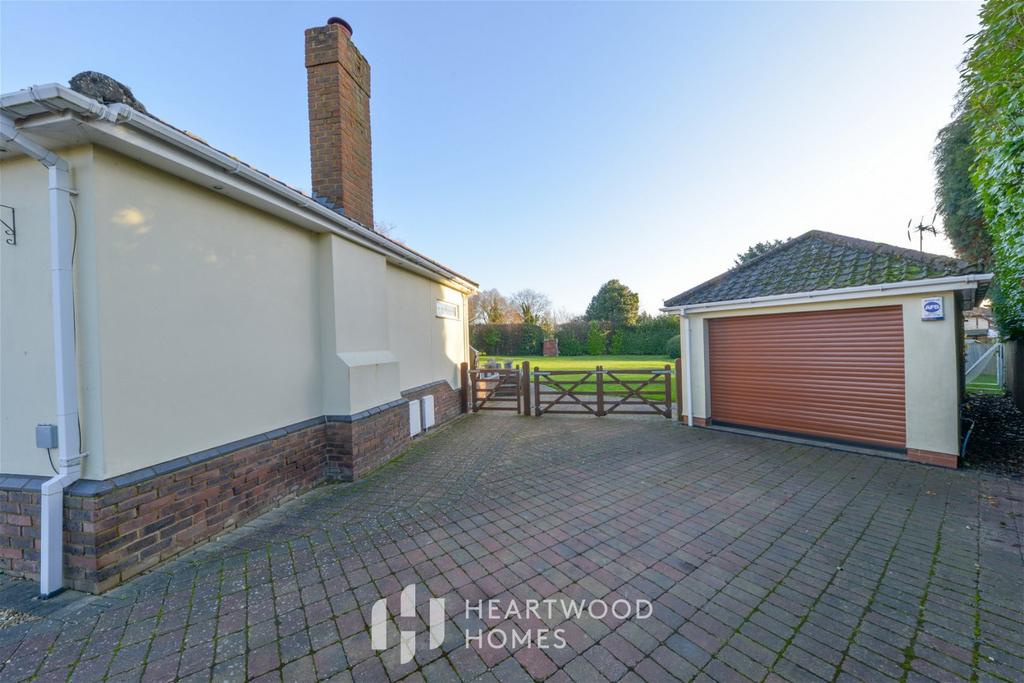 Marshalls Way, Wheathampstead, St. Albans, AL4 8HZ 3 bed semidetached
