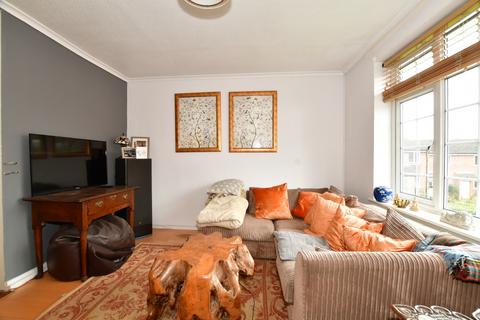 1 bedroom apartment to rent - Somergate Horsham RH12