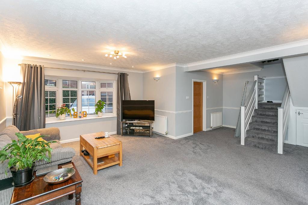 Greenways, Abbots Langley... 4 bed detached house £825,000