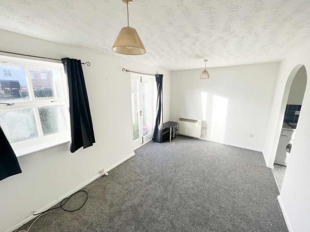 Slough 1 bed ground floor flat to rent £1,100 pcm (£254 pw)