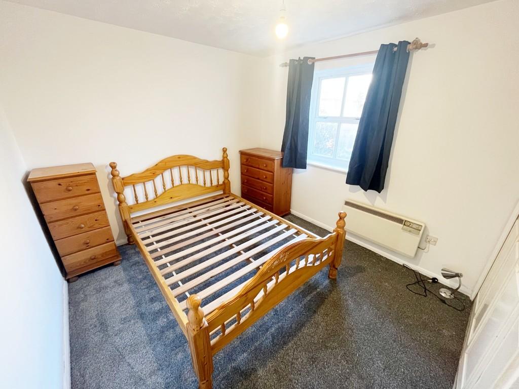 Slough 1 bed ground floor flat to rent £1,100 pcm (£254 pw)