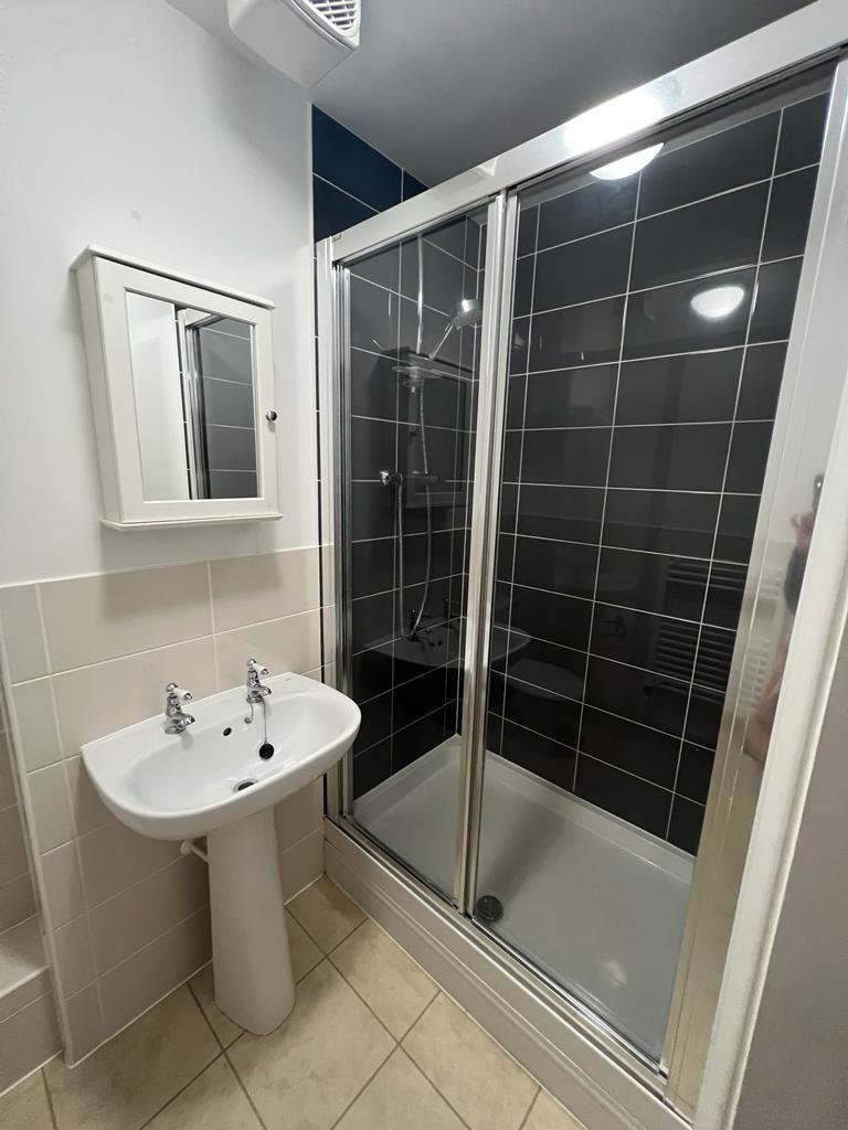 1st Floor bathroom 1
