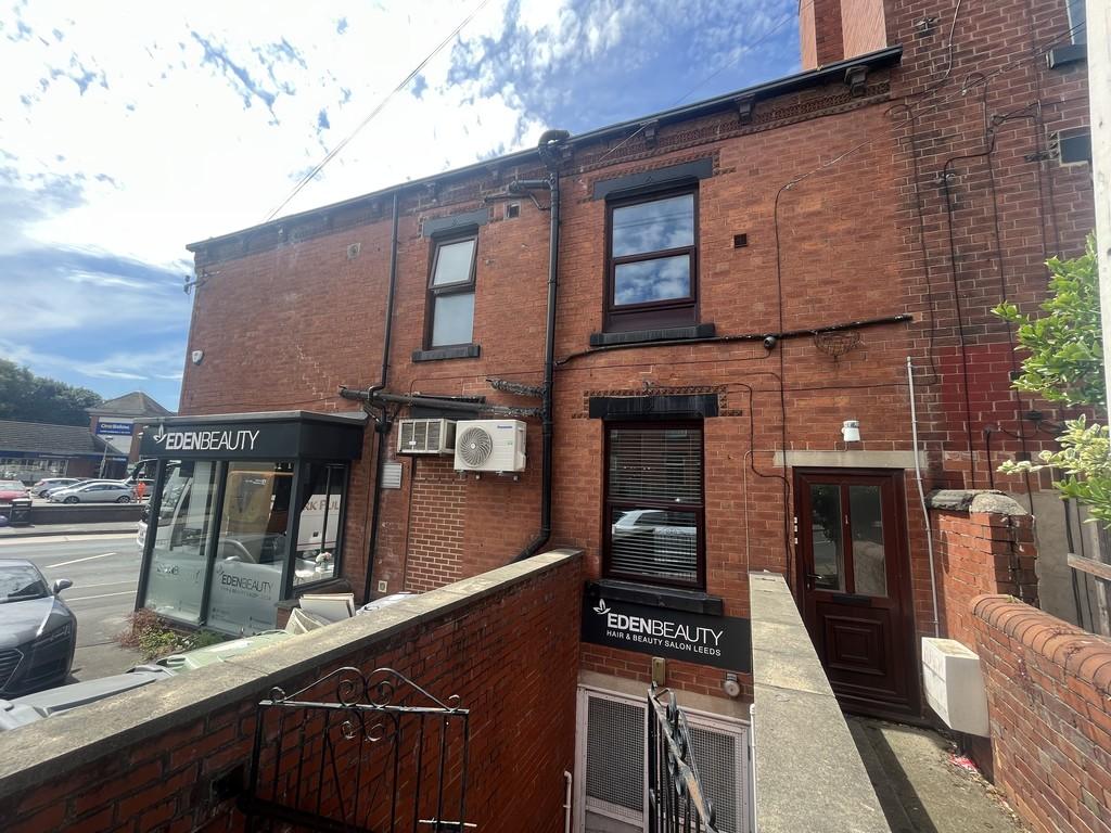 Kirkstall Road, LS4 6 bed end of terrace house for sale £600,000