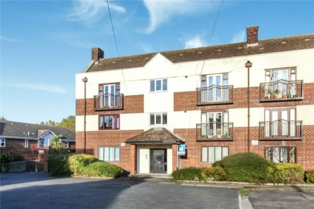 Woodvale Road, Woolton, Liverpool 2 bed apartment for sale £60,000