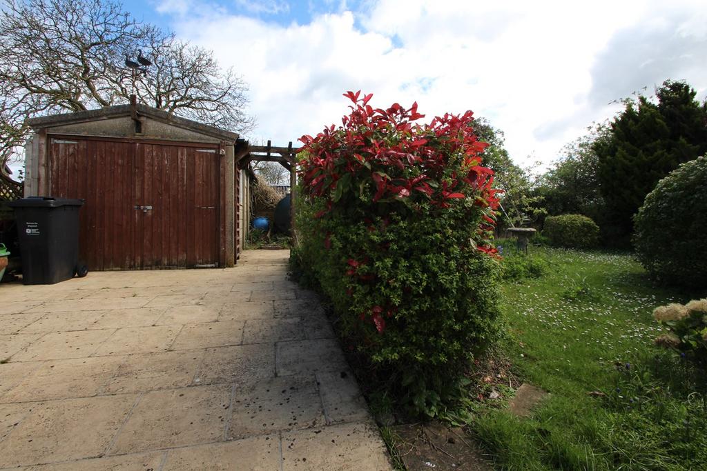 High Street, Stoney Stratton, BA4 3 bed detached bungalow for sale £375,000