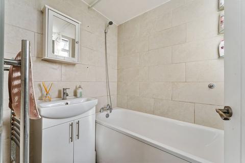 102 Welbeck Road, Carshalton, SM5 1TA