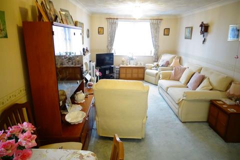 1 bedroom retirement property for sale - Perrin Court, Parkland Grove, Ashford, TW15