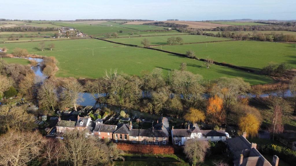 Gravel Lane, Charlton Marshall 2 bed cottage for sale £225,000
