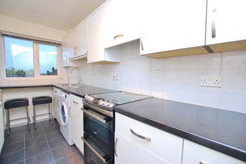 1 bedroom end of terrace house to rent, Tansy Close, Guildford, Surrey, GU4