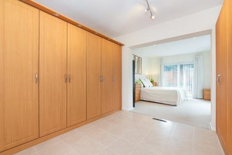 2 bedroom detached bungalow for sale - Green Drift, Royston