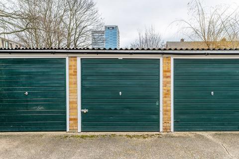 Garage to rent, Cambridge Road North, Chiswick, London, W4