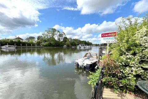 2 bedroom terraced house for sale, Thames Street, Sunbury-On-Thames, TW16