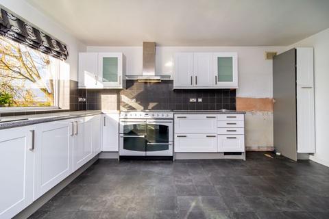 9 Westview Road, Warlingham, CR6 9JD