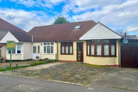 4 bedroom semi-detached bungalow for sale, Carisbrooke Avenue, Bexley