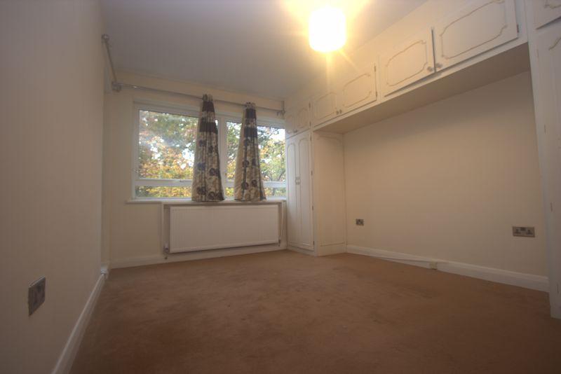 Maplin Close, Winchmore Hill N21 2 bed flat £1,650 pcm (£381 pw)