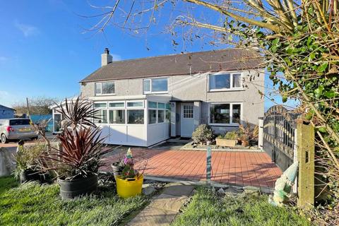 4 bedroom detached house for sale, Cemaes Bay, Isle of Anglesey, LL67