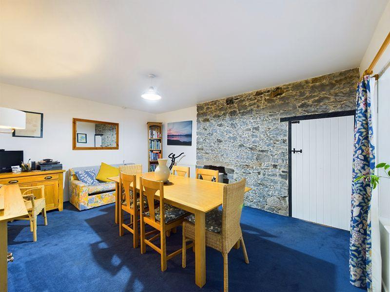 Bedroom 2 / Dining