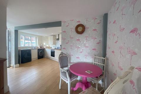1 bedroom semi-detached bungalow for sale - Vale Avenue, Grove