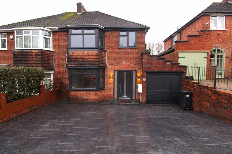 Stourbridge Road, Halesowen B63 3 bed semidetached house for sale £