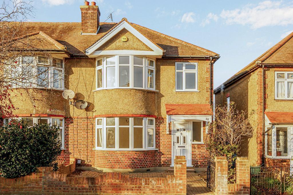 Burnham Way, Ealing, London, W13 9YE 3 bed end of terrace house to rent