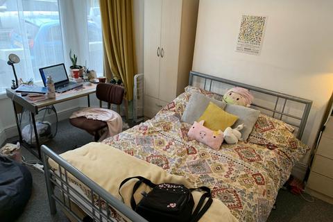 5 bedroom house to rent - Tewkesbury Place, Cathays,