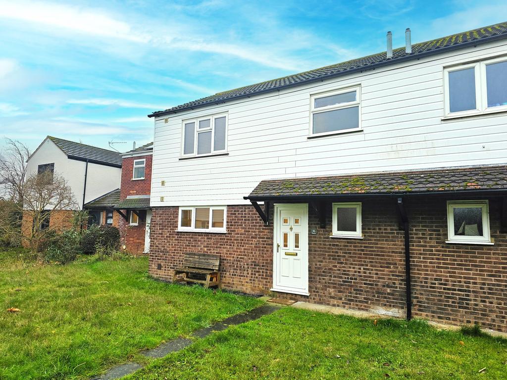 Rockall, Eastwood, SouthendonSea 3 bed terraced house £1,450 pcm (£