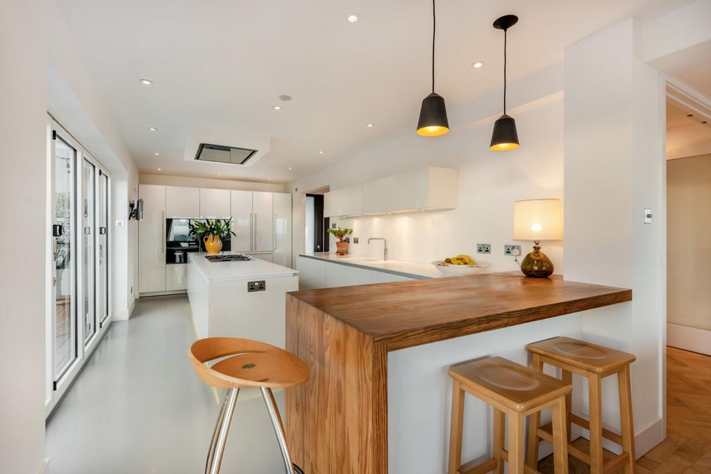 Kitchen/Breakfast Rm