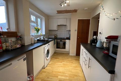 4 bedroom semi-detached house to rent, Firmstone Road, Winchester, SO23