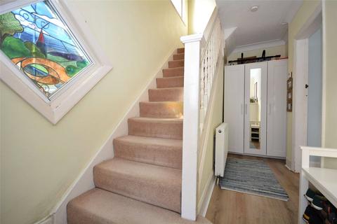 123 Stonegate Road, Leeds, LS6 4PQ