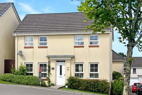 2 Pennington Close, Bodmin, PL31 2GN