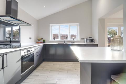39 Howards Close, South Molton, EX36 4JT