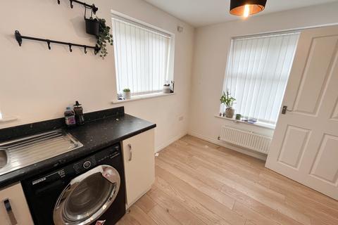 3 bedroom semi-detached house to rent, Manchester M9