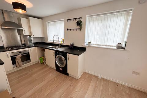 3 bedroom semi-detached house to rent, Manchester M9