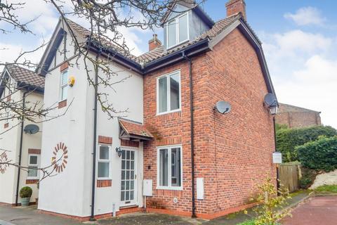 3 bedroom townhouse for sale, Williamson Close, Ripon