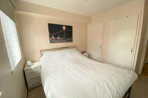 1 bedroom flat for sale, Edwina Court, Burnell Road, Sutton, SM1 4EG