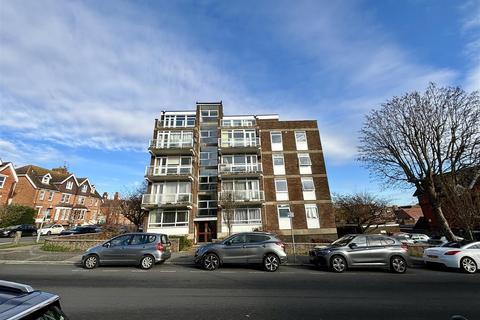 3 bedroom flat for sale, St. Annes Road, Eastbourne