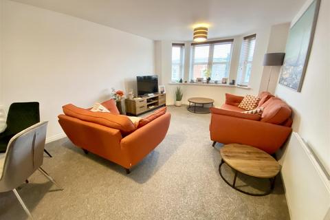 2 bedroom flat to rent, The Courtyard, 2 Roseville Mews, Sale