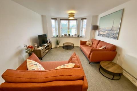 2 bedroom flat to rent, The Courtyard, 2 Roseville Mews, Sale