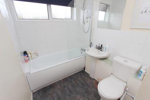 2 bedroom flat to rent - Grasmere Way, Linslade