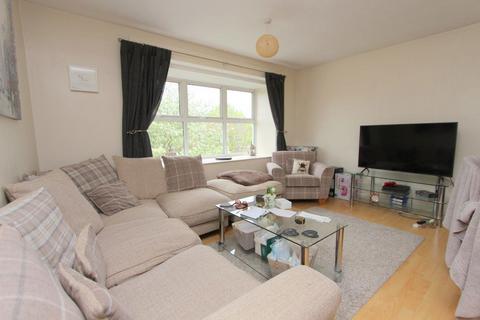 2 bedroom flat to rent, Grasmere Way, Linslade