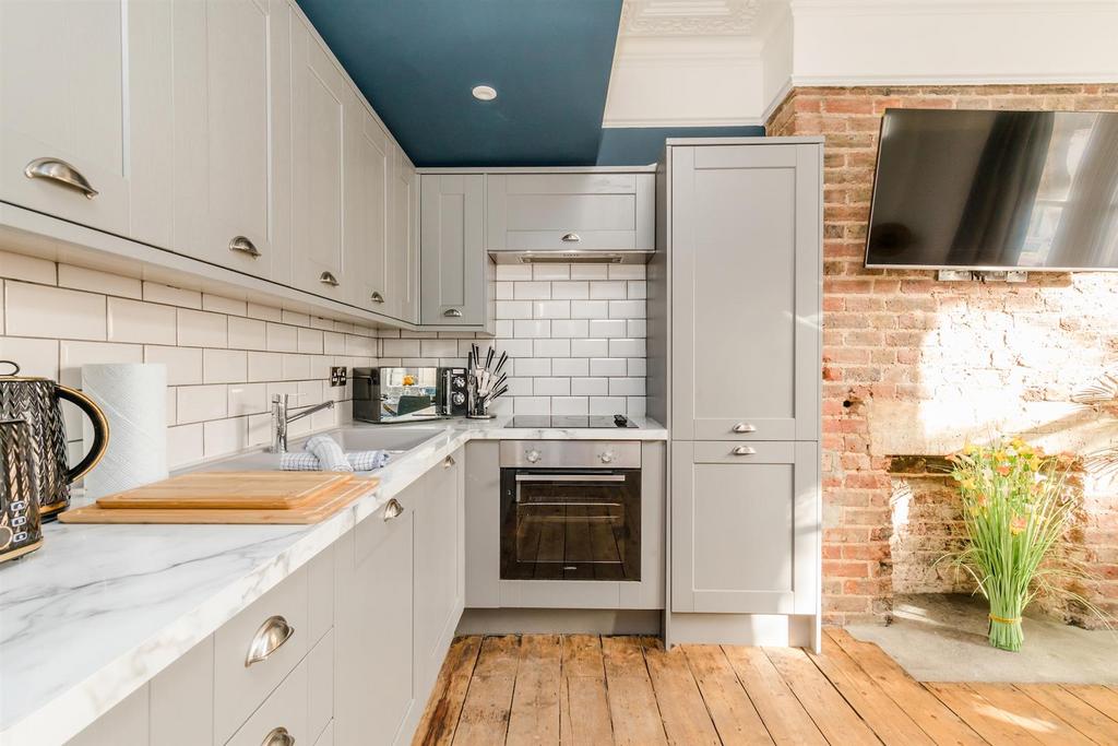 Ditchling Rise, 93, Middle Flat-45.JPG