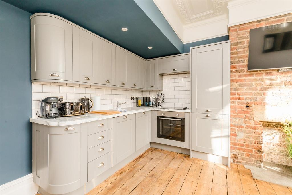 Ditchling Rise, 93, Middle Flat-43.JPG